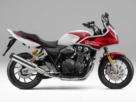 ホンダ CB1300スーパーボルドール 店頭現車無し、要取り寄せ車両。 1