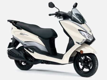 スズキ バーグマンストリート125EX 店頭現車無し、要取り寄せ車両。全3色ともご予約受付中です! 1