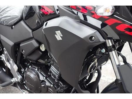 スズキ Vストローム250 さらに、今月のご契約特典としてセラミックコート施工をサービスで実施させていただきます!! 15