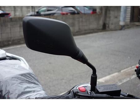 スズキ Vストローム250 さらに、今月のご契約特典としてセラミックコート施工をサービスで実施させていただきます!! 31