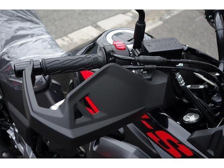 スズキ Vストローム250 さらに、今月のご契約特典としてセラミックコート施工をサービスで実施させていただきます!! 32