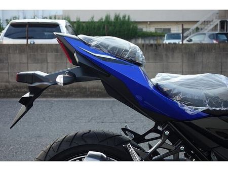 スズキ GSX250R さらに、今月のご契約特典としてセラミックコート施工をサービスで実施させていただきます!! 12