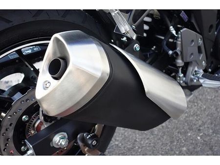 スズキ GSX250R さらに、今月のご契約特典としてセラミックコート施工をサービスで実施させていただきます!! 23