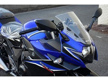 スズキ GSX250R さらに、今月のご契約特典としてセラミックコート施工をサービスで実施させていただきます!! 29