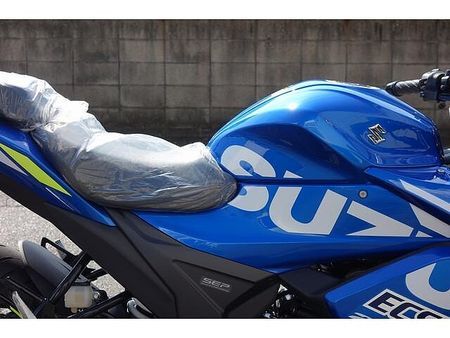 スズキ ジクサー SF250 さらに、今月のご契約特典としてセラミックコート施工をサービスで実施させていただきます!! 13