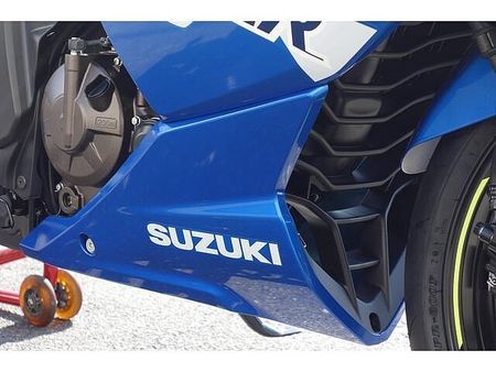 スズキ ジクサー SF250 さらに、今月のご契約特典としてセラミックコート施工をサービスで実施させていただきます!! 17