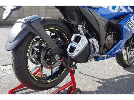 スズキ ジクサー SF250 さらに、今月のご契約特典としてセラミックコート施工をサービスで実施させていただきます!! 22