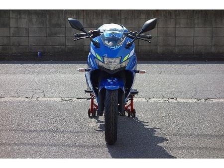 スズキ ジクサー SF250 さらに、今月のご契約特典としてセラミックコート施工をサービスで実施させていただきます!! 26