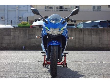 スズキ ジクサー SF250 さらに、今月のご契約特典としてセラミックコート施工をサービスで実施させていただきます!! 27