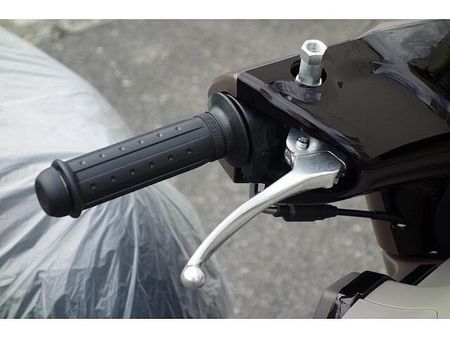 スズキ レッツバスケット 50ccスクータークラストップレベルの軽量ボディ。燃費性能に優れたSEPエンジンを搭載! 30
