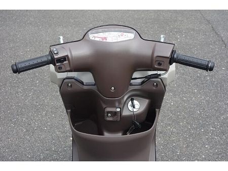 スズキ レッツバスケット 50ccスクータークラストップレベルの軽量ボディ。燃費性能に優れたSEPエンジンを搭載! 35