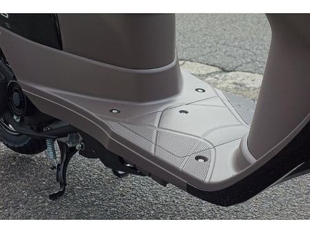 スズキ レッツバスケット 50ccスクータークラストップレベルの軽量ボディ。燃費性能に優れたSEPエンジンを搭載! 9