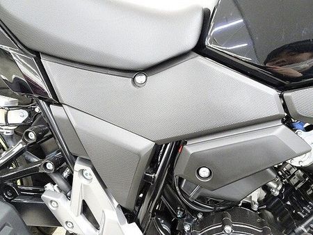 スズキ Vストローム250 V-Strom 250 2022年モデル 純正パニアTOPケース カエディア製マルチバー 32