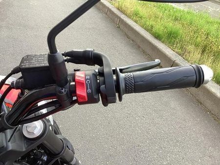 ヤマハ XSR125 展示車の有無・納期については販売店に必ずお問い合わせください。 11
