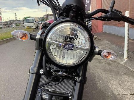ヤマハ XSR125 展示車の有無・納期については販売店に必ずお問い合わせください。 13