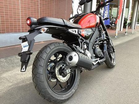 ヤマハ XSR125 展示車の有無・納期については販売店に必ずお問い合わせください。 8