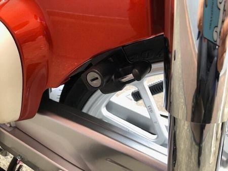 ホンダ スーパーカブ110 新色オレンジ! 11