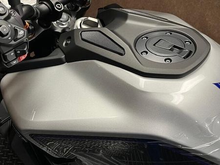 ヤマハ MT-09 現車確認・対面販売をお願い致します。 18