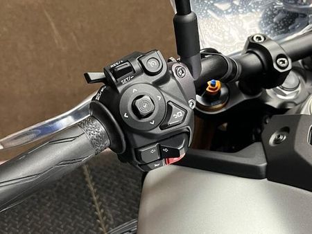 ヤマハ MT-09 現車確認・対面販売をお願い致します。 19