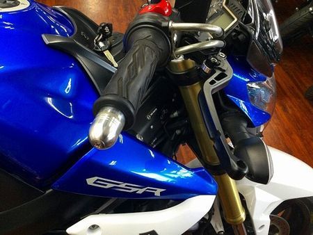 スズキ GSR750 GSR750 ABS【LEDヘッドライト・フェンダーレス☆】 18
