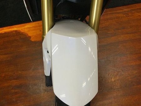 スズキ GSR750 GSR750 ABS【LEDヘッドライト・フェンダーレス☆】 25
