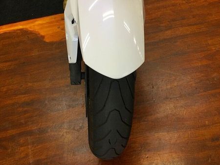 スズキ GSR750 GSR750 ABS【LEDヘッドライト・フェンダーレス☆】 26