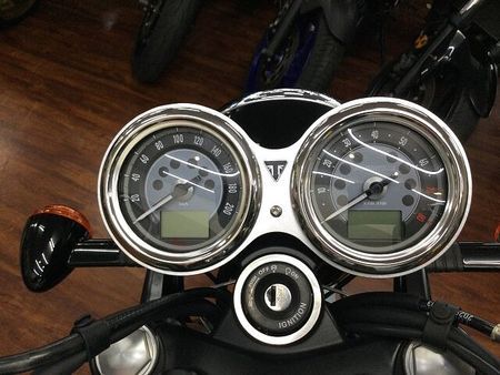 トライアンフ BONNEVILLE T100 Bonneville T100【レトロな見た目が魅力☆】 30