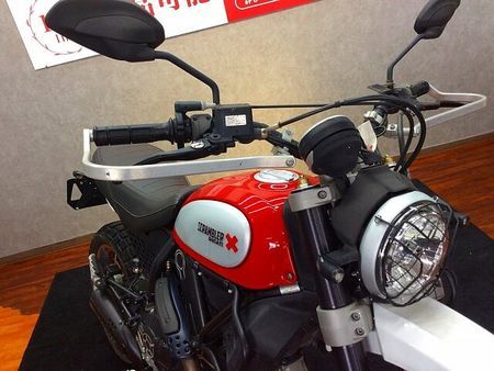 ドゥカティ Scrambler Desert Sled Scrambler Desert Sled【エンジンガード・ナックルガード・USBポート】 16