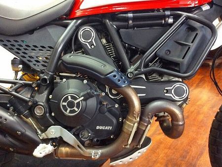 ドゥカティ Scrambler Desert Sled Scrambler Desert Sled【エンジンガード・ナックルガード・USBポート】 21
