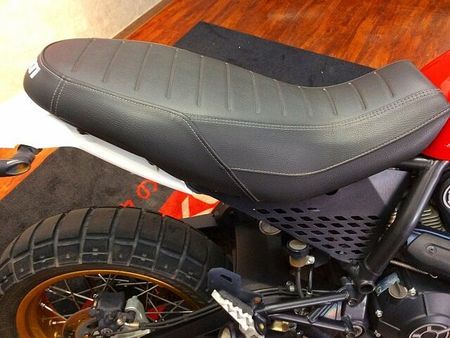 ドゥカティ Scrambler Desert Sled Scrambler Desert Sled【エンジンガード・ナックルガード・USBポート】 23
