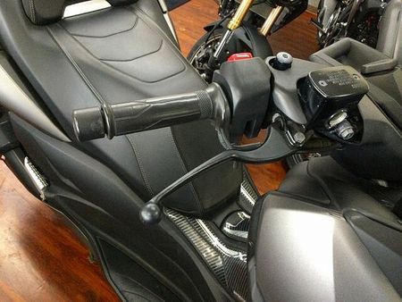 ヤマハ XMAX 250 XMAX ABS【グリップヒーター・バックレスト付きグラブバー・リアサス】 18