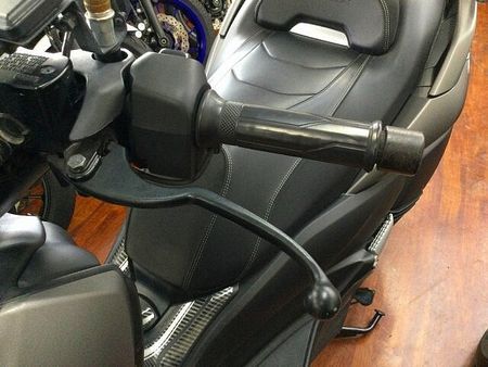 ヤマハ XMAX 250 XMAX ABS【グリップヒーター・バックレスト付きグラブバー・リアサス】 21