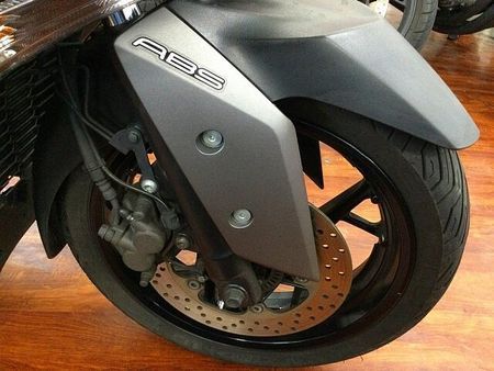 ヤマハ XMAX 250 XMAX ABS【グリップヒーター・バックレスト付きグラブバー・リアサス】 31