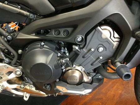 ヤマハ MT-09 MT-09 ABS【エンジンスライダー・エンジンプロテクター・フェンダーレス・MRAスクリ 31