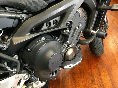 ヤマハ MT-09 MT-09 ABS【エンジンスライダー・エンジンプロテクター・フェンダーレス・MRAスクリ 32