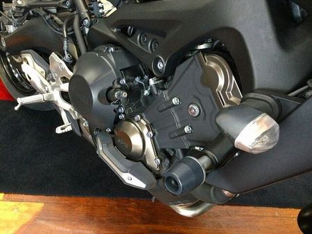 ヤマハ MT-09 MT-09 ABS【エンジンスライダー・エンジンプロテクター・フェンダーレス・MRAスクリ 33