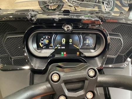 BRP Can-Am SPYDER F3 Limited 新車の事はメーカー正規取扱店の当店にお任せ下さい! 11