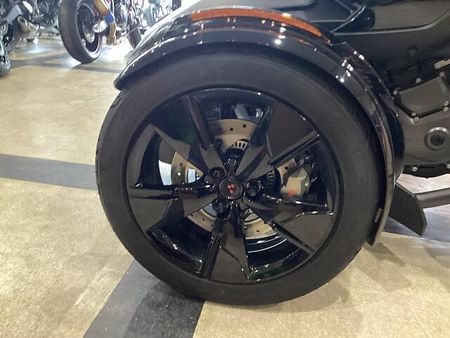 BRP Can-Am SPYDER F3 Limited 新車の事はメーカー正規取扱店の当店にお任せ下さい! 21