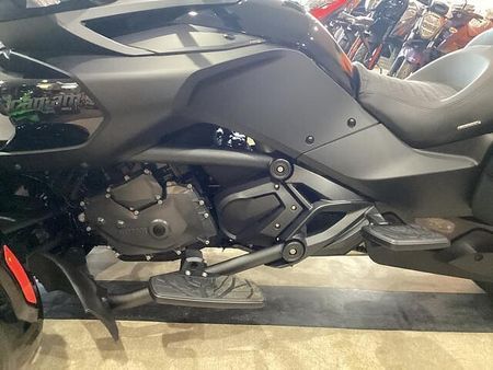BRP Can-Am SPYDER F3 Limited 新車の事はメーカー正規取扱店の当店にお任せ下さい! 28