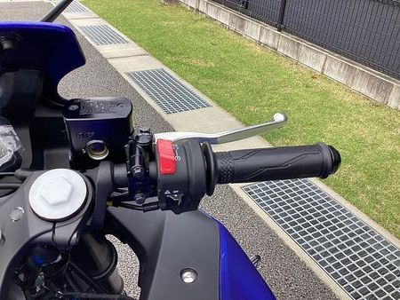 ヤマハ YZF-R25 新車の事はメーカー正規取扱店の当店にお任せ下さい! 11