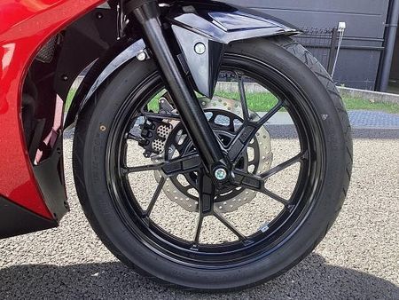 スズキ GSX250R 新車の事はメーカー正規取扱店の当店にお任せ下さい! 10