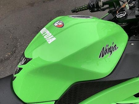 カワサキ ニンジャ 250 県南唯一のカワサキ正規取扱店!新・中古車・逆車の事なら安心、安全、充実の正規取扱店へGO! 15