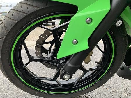 カワサキ ニンジャ 250 県南唯一のカワサキ正規取扱店!新・中古車・逆車の事なら安心、安全、充実の正規取扱店へGO! 22