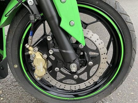 カワサキ ニンジャ 250 県南唯一のカワサキ正規取扱店!新・中古車・逆車の事なら安心、安全、充実の正規取扱店へGO! 23
