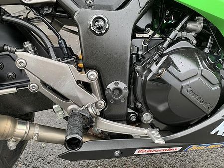 カワサキ ニンジャ 250 県南唯一のカワサキ正規取扱店!新・中古車・逆車の事なら安心、安全、充実の正規取扱店へGO! 26