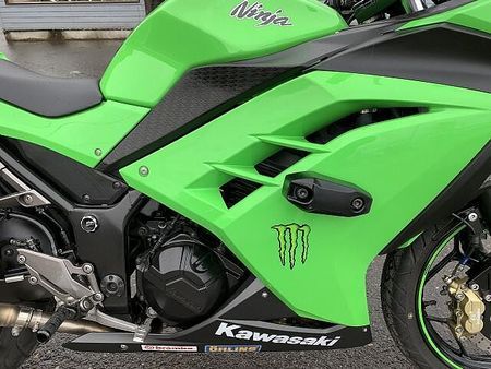 カワサキ ニンジャ 250 県南唯一のカワサキ正規取扱店!新・中古車・逆車の事なら安心、安全、充実の正規取扱店へGO! 3