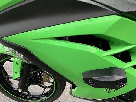 カワサキ ニンジャ 250 県南唯一のカワサキ正規取扱店!新・中古車・逆車の事なら安心、安全、充実の正規取扱店へGO! 38