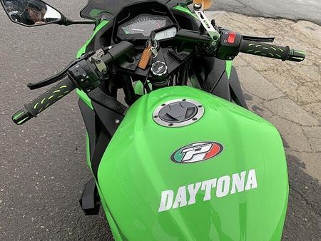 カワサキ ニンジャ 250 県南唯一のカワサキ正規取扱店!新・中古車・逆車の事なら安心、安全、充実の正規取扱店へGO! 6