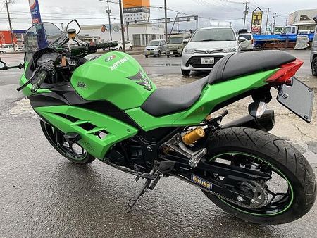 カワサキ ニンジャ 250 県南唯一のカワサキ正規取扱店!新・中古車・逆車の事なら安心、安全、充実の正規取扱店へGO! 7