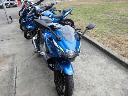 スズキ ジクサー SF250 国内3メーカー正規取り扱い!自社認証工場完備! 2
